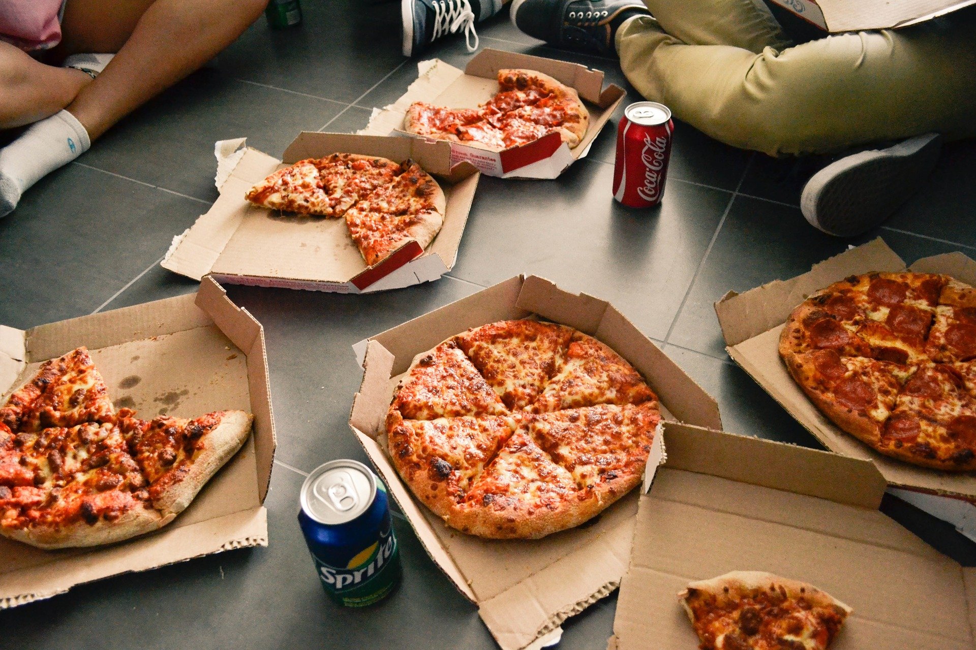 What to eat on moving day - save takeaway pizza for the end of the day